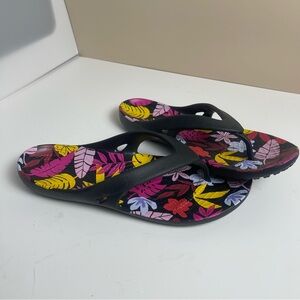 Crocs Summer Tropical Floral Flip Flops - Women’s Size 9 waterproof